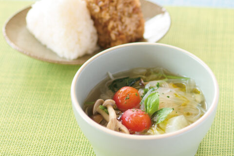 お手軽簡単！たっぷり野菜の春雨スープ