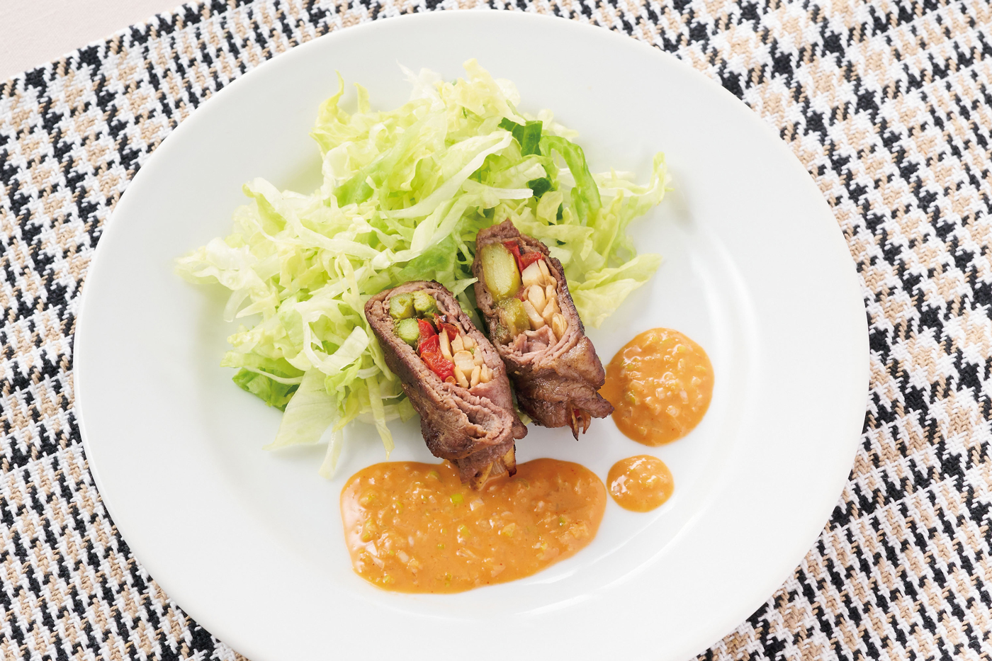 アスパラガスとたけのこの肉巻き