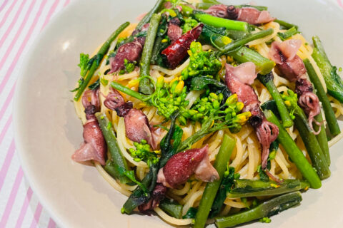 旬を味わう！紅菜苔とホタルイカの彩りパスタ