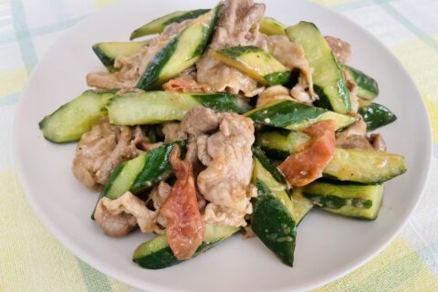 きゅうりと豚肉の梅炒め