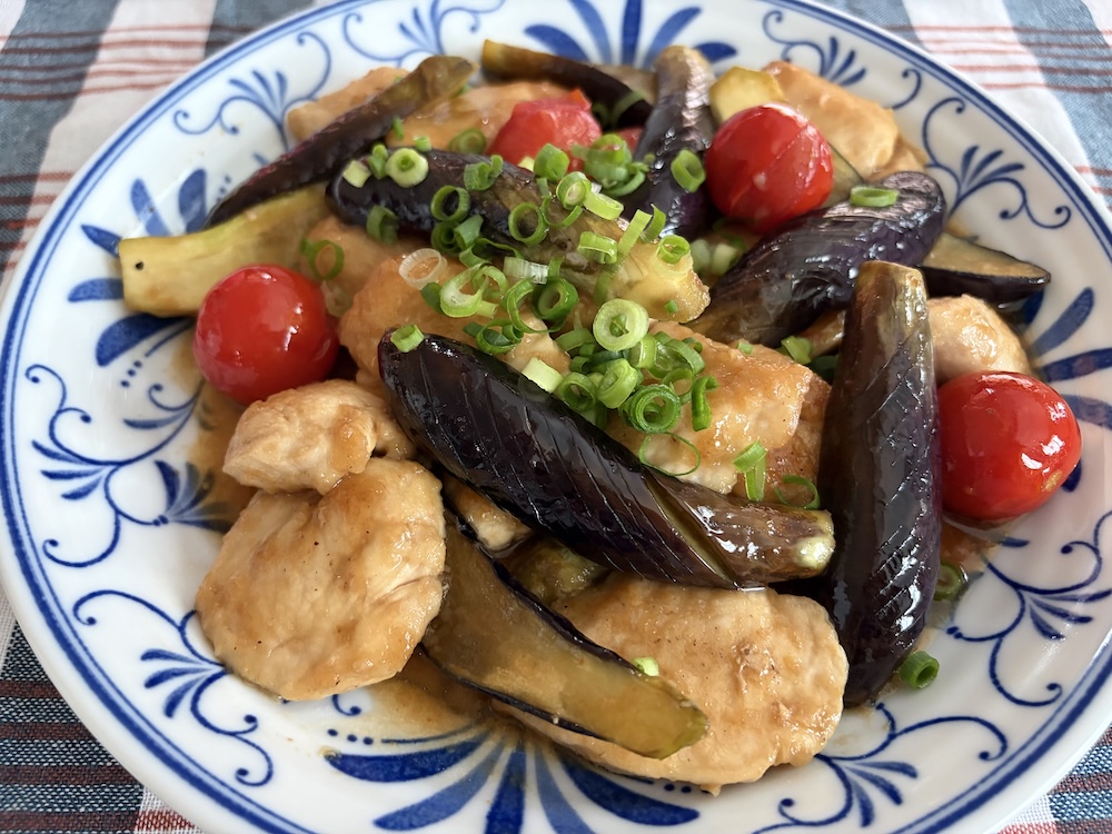 蔵王サファイヤと鶏肉のさっぱり甘酢炒め